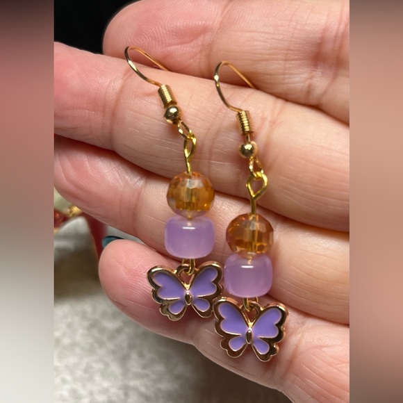 2 PAIR of earrings in the Betsy Johnson style - Picture 5 of 7